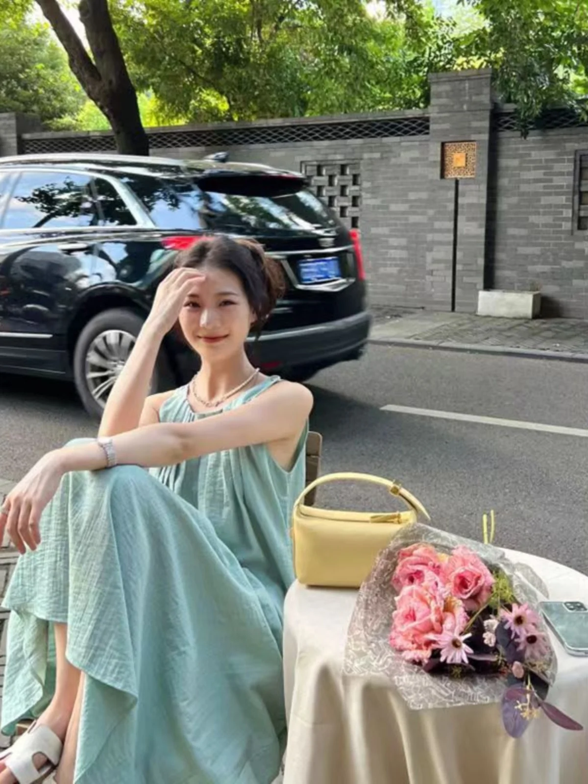 2024 New Gentle Sle Sleeveless Dress Women's Summer Wear Backless Design Sense Pleat Loose Show White Vest Long dress |