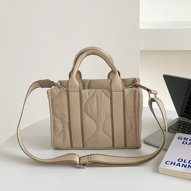 

2023 New Zipper Women Handbags Ladies Tote Bag Nylon Women Designer Youth Shoulder Crossbody Bags Whole Sale