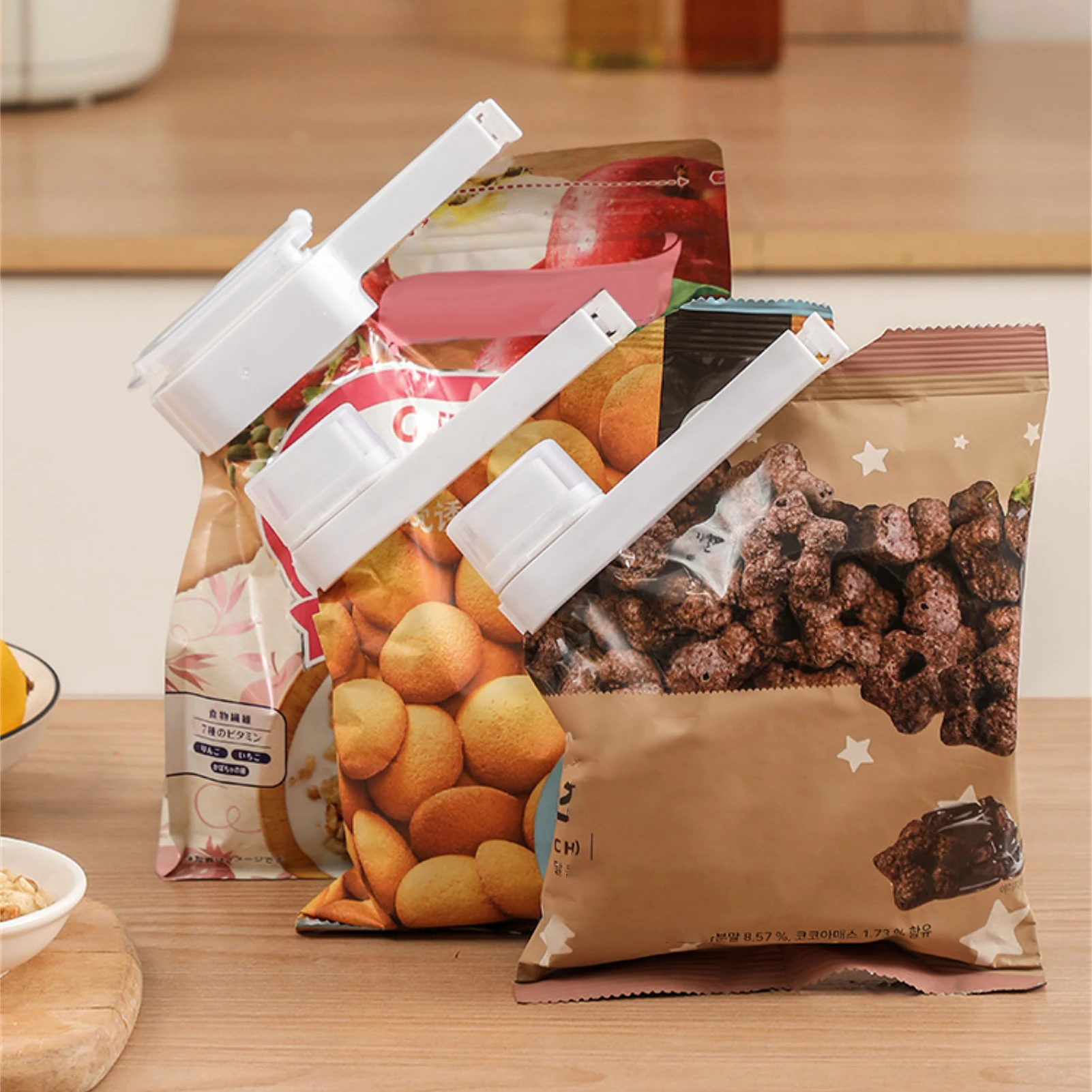 

1PC Sealing Tongs Food Bag Closure Clip Snack Sealing Clip Plastic Fresh Keeping Sealer Clamp Food Saver Kitchen Accessories