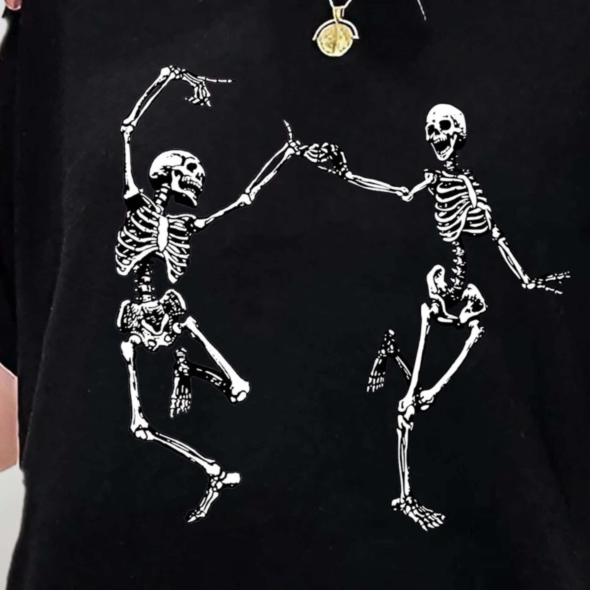 Футболка с рисунком танцующего скелета на Хэллоуин