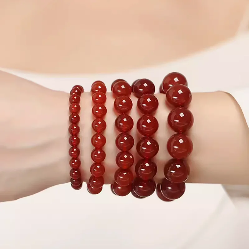 Женский браслет из бусин с натуральным рубином