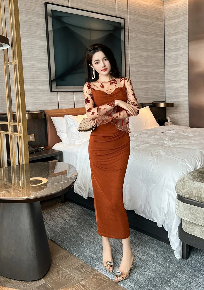 Новое осеннее сетчатое тонкое расклешенное платье с длинными рукавами в стиле