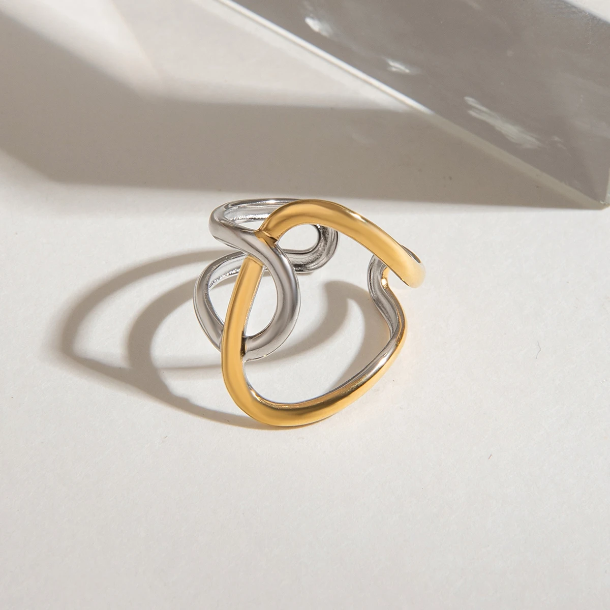 Женское кольцо с PVD-покрытием