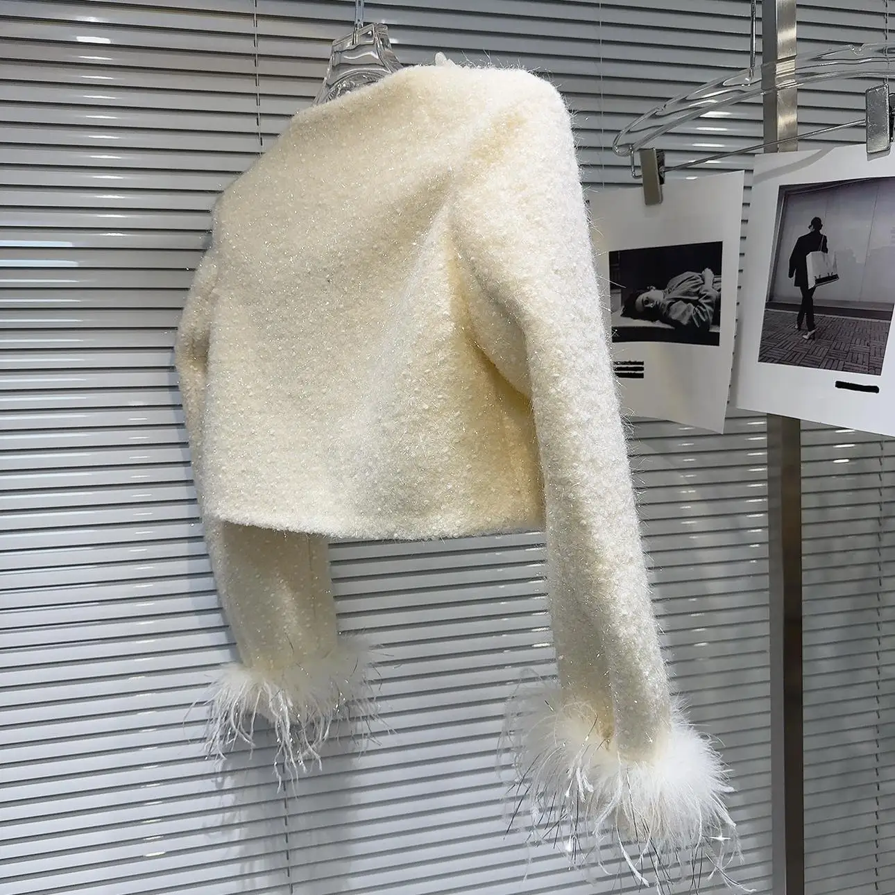 Та же модель что и Online Celebri 2024 осеннее новое изящное шерстяное короткое пальто с