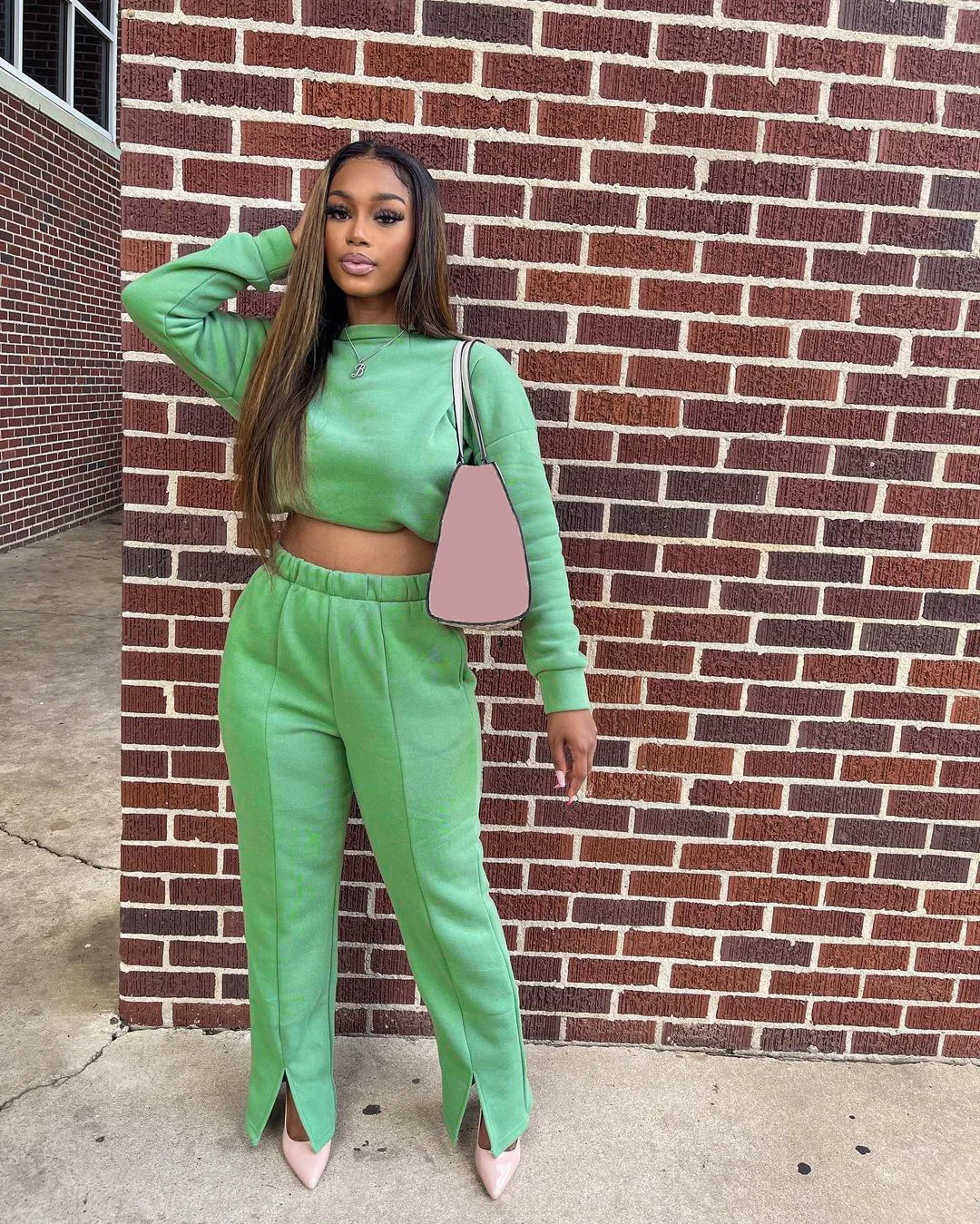 

Повседневный Женский костюм из пуловера и расклешенных брюк с разрезом, спортивный Модный комплект из двух предметов, спортивный костюм