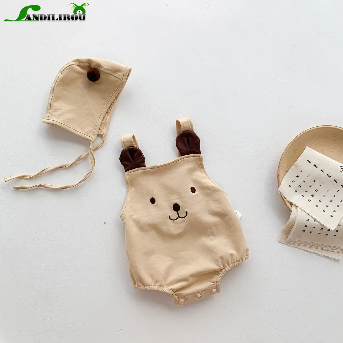 

2023 New In Summer khaki Infant Newborn Baby Girls Boys Cartoon Bear Print Outfits Kids Cotton Jumpsuits Gift Hat Bodysuits