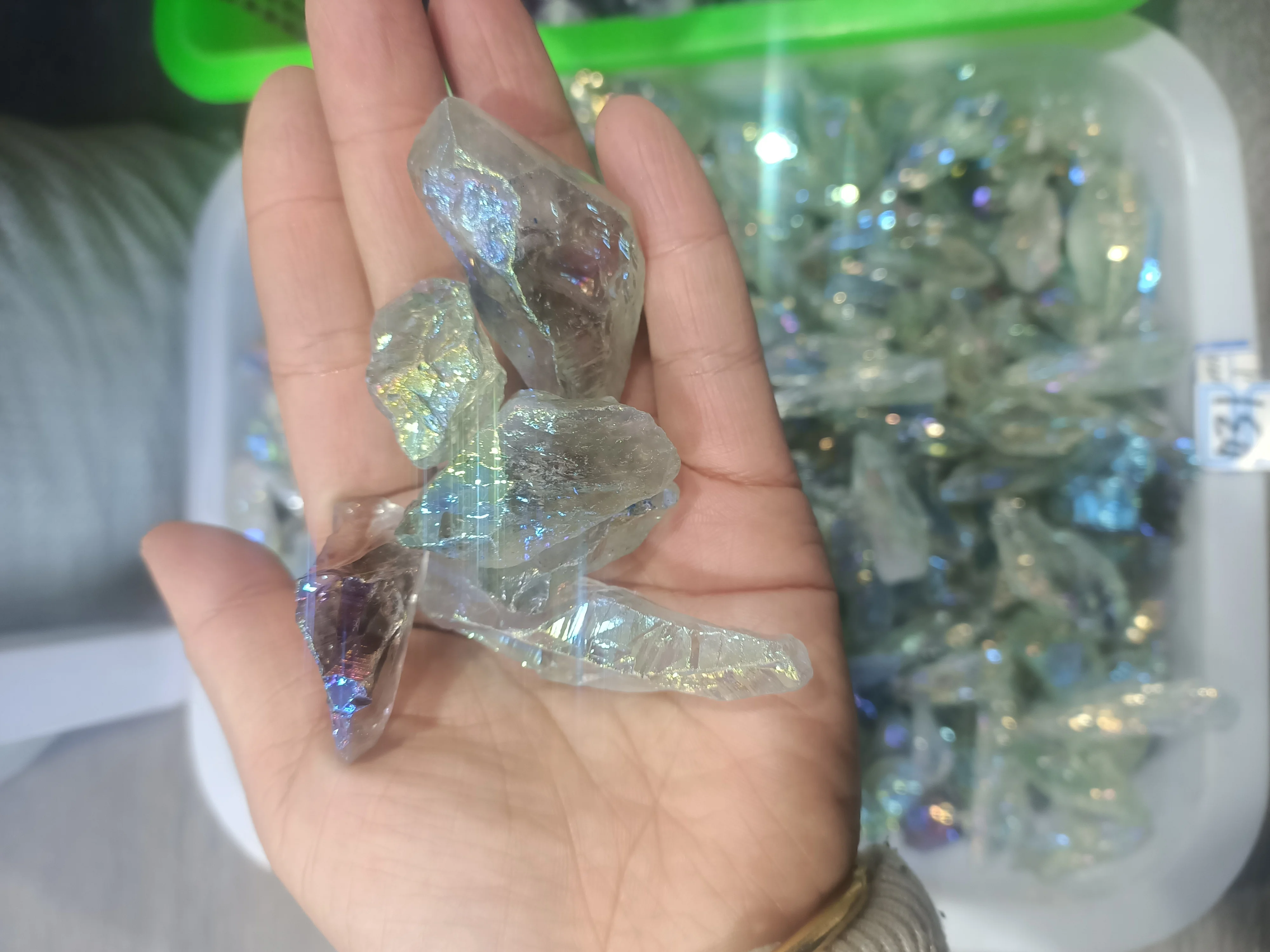 

Rare Natural White Crystal Clear Quartz Aura Colorful Raw Stone Healing Gemstone Home Office Aquarium Decoration Gift