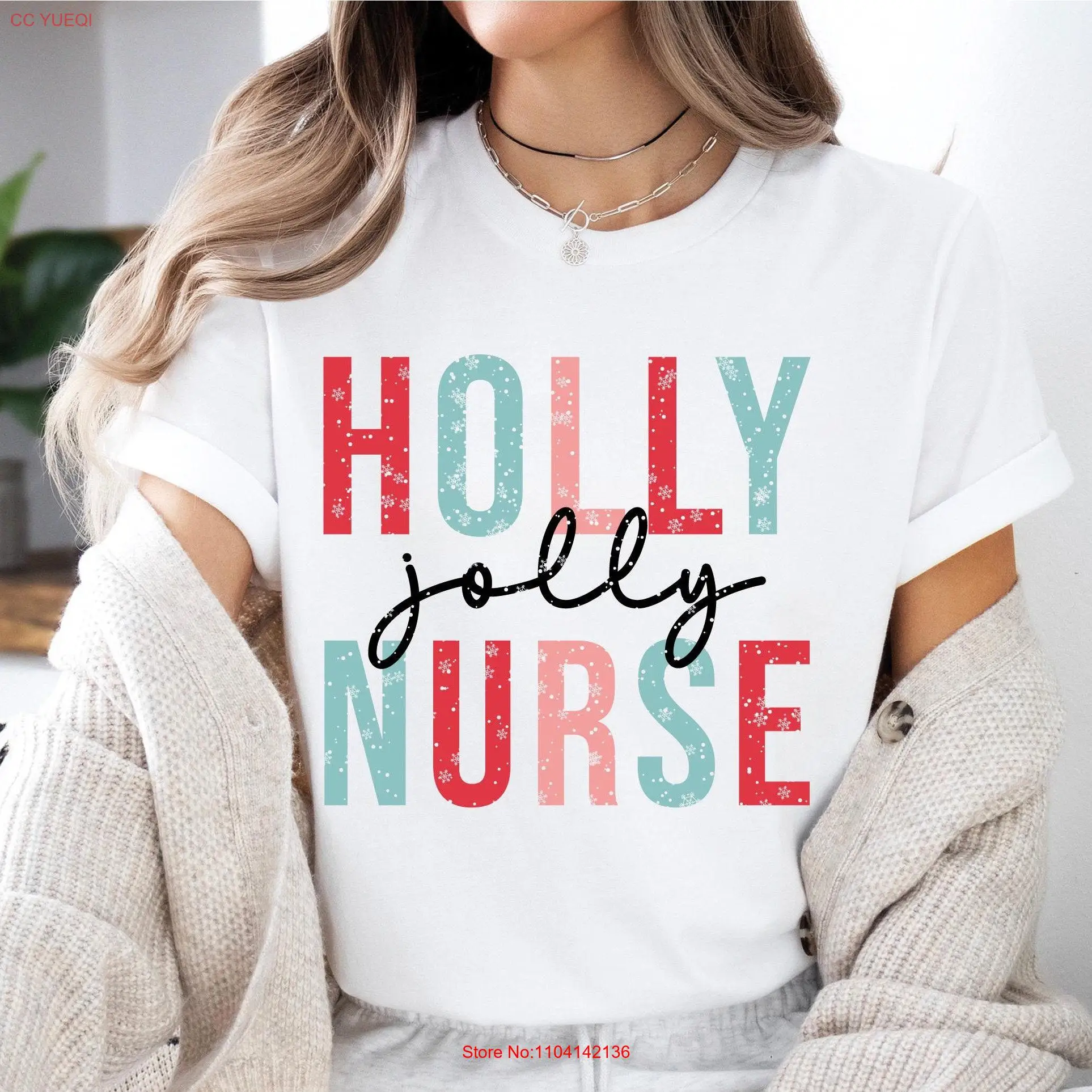Фото Футболка Holly Jolly для медсестры, рождественская футболка для кормления, школьная рождественская футболка с длинными или короткими рукавами №1