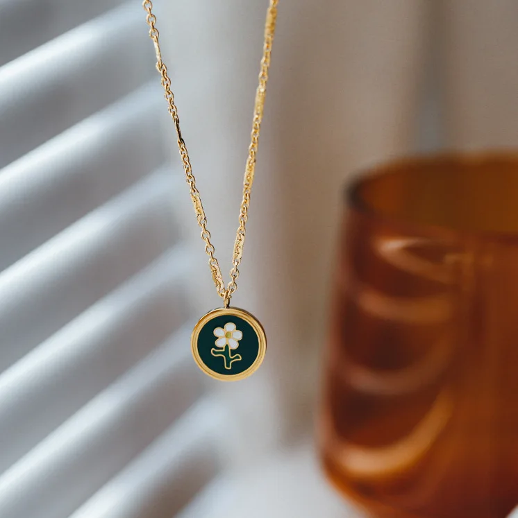 

Waterproof Non Tarnish Jewelry 18K Pvd Gold Plated Titanium Steel Enamel Daisy Lovely Flower Clavicle Chain Necklaces