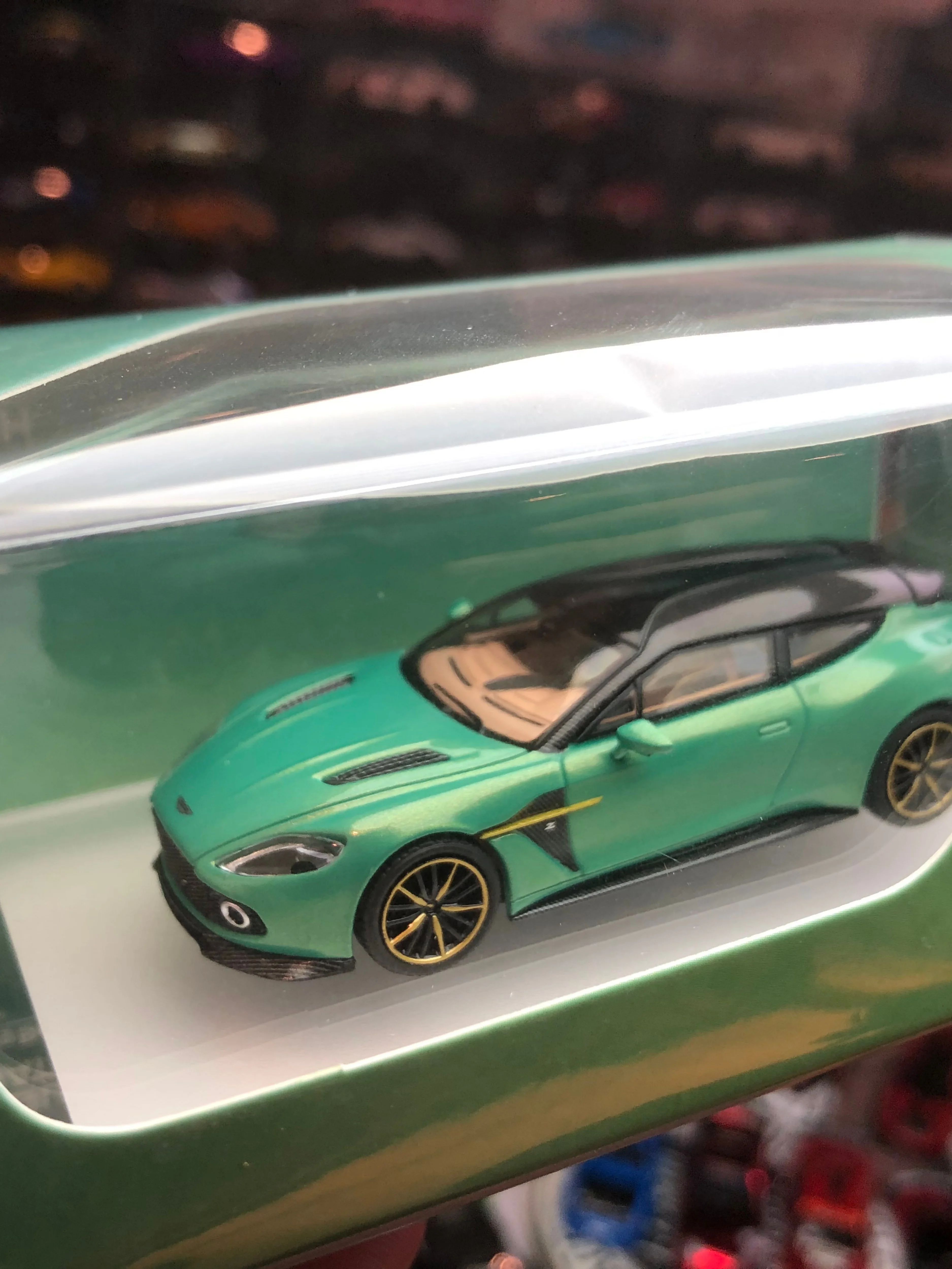 Модель King Model 1:64 Vanquish Zagato Shooting Brake, зеленый цвет, литая под давлением модель автомобиля из сплава. (art.: 3920dbbcd0f00) - 3920dbbcd0f00