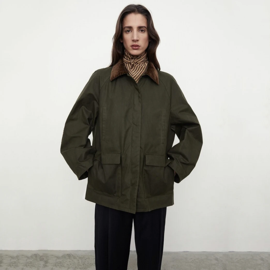 

2022 winter new corduroy lapel work jacket temperament commuting elbow applique military green jacket cotton padded jacket women