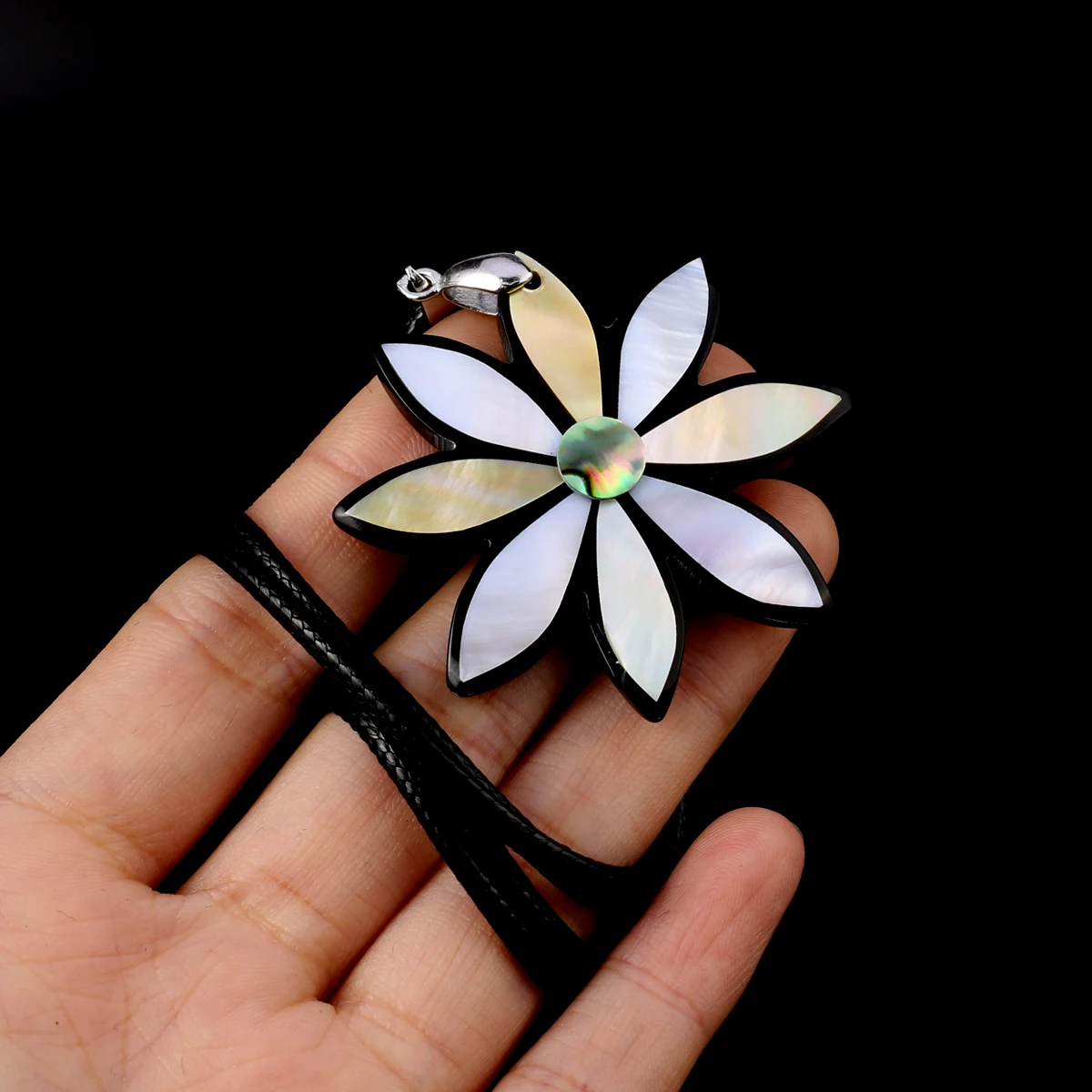 

1PC Natural Abalone Shell Brooch Pendant Necklace Animal Dolphin Mother of Pearl Shell Charms Leather Cord Necklaces Jewelry