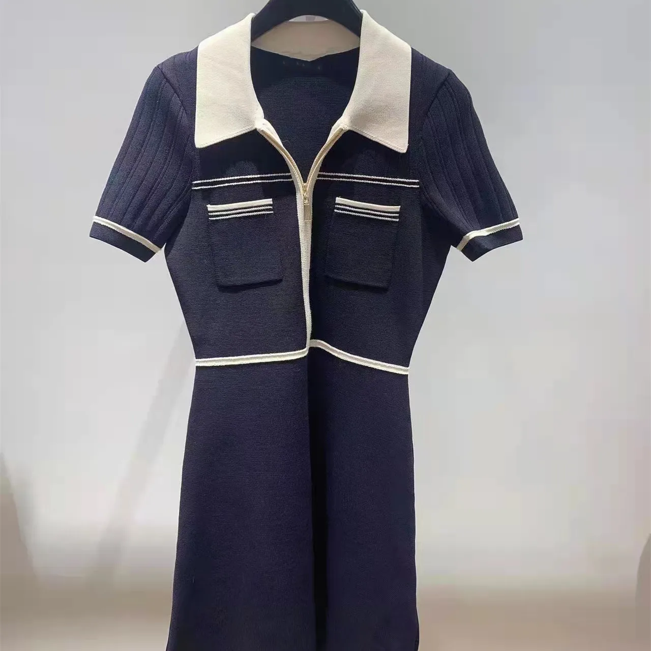 Женское трикотажное платье с коротким рукавом простое модное удобной талией и