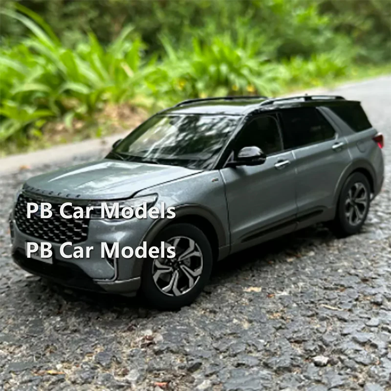 

Оригинальная модель автомобиля Explorer 2023 6-го поколения 1:18