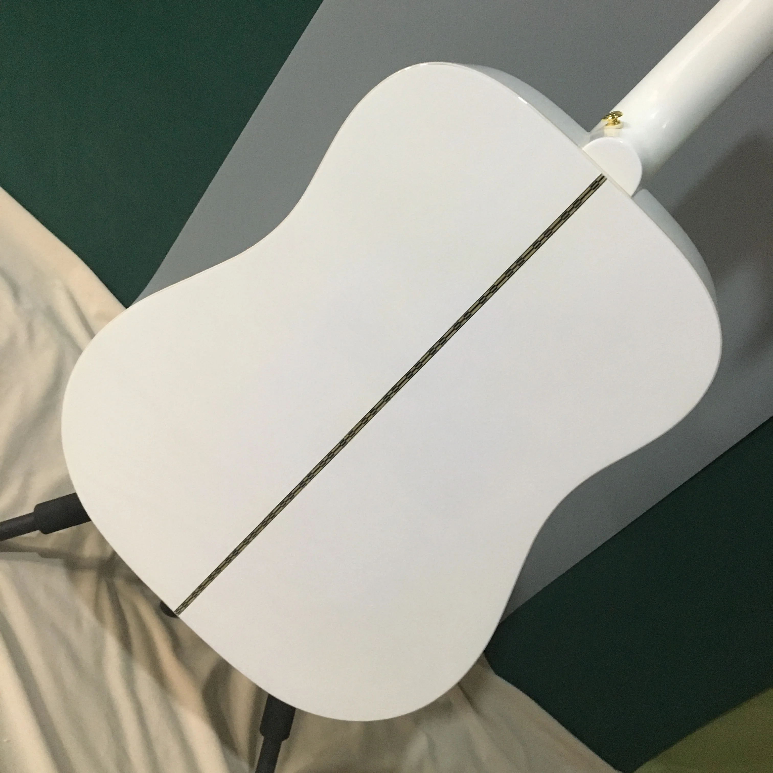 Белая акустическая электрическая гитара в виде голубей топ из твердой ели с 301 EQ