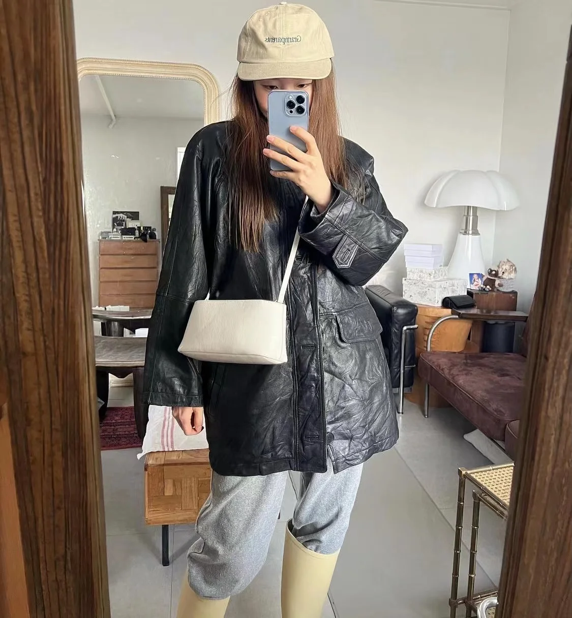 

2022 South Korea's new niche leather stylish lunch bag