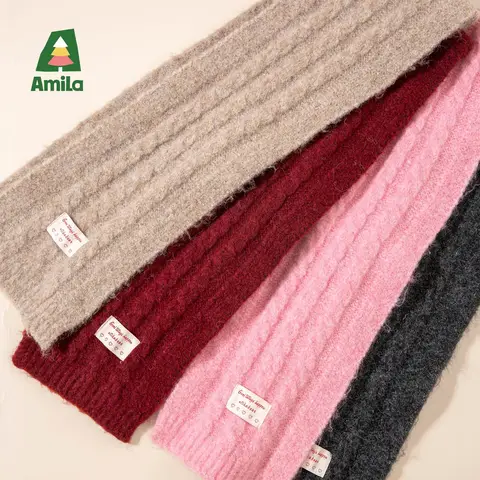 Детский вязаный шарф Amila  зимой