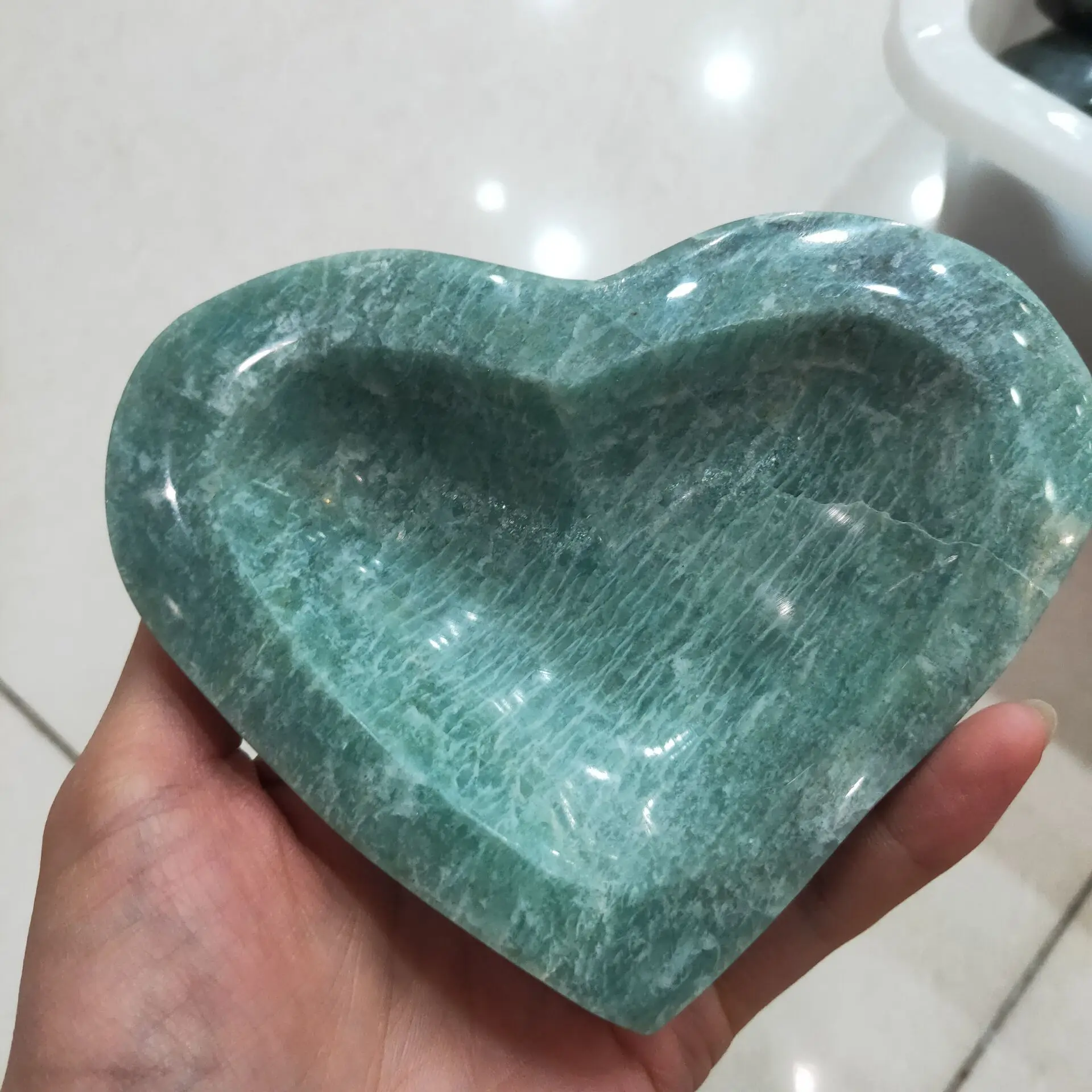 

1pc High-quality Natural amazon Stone Crystal Carved Bowl Heart Shaped Ashtray For Home Decorate