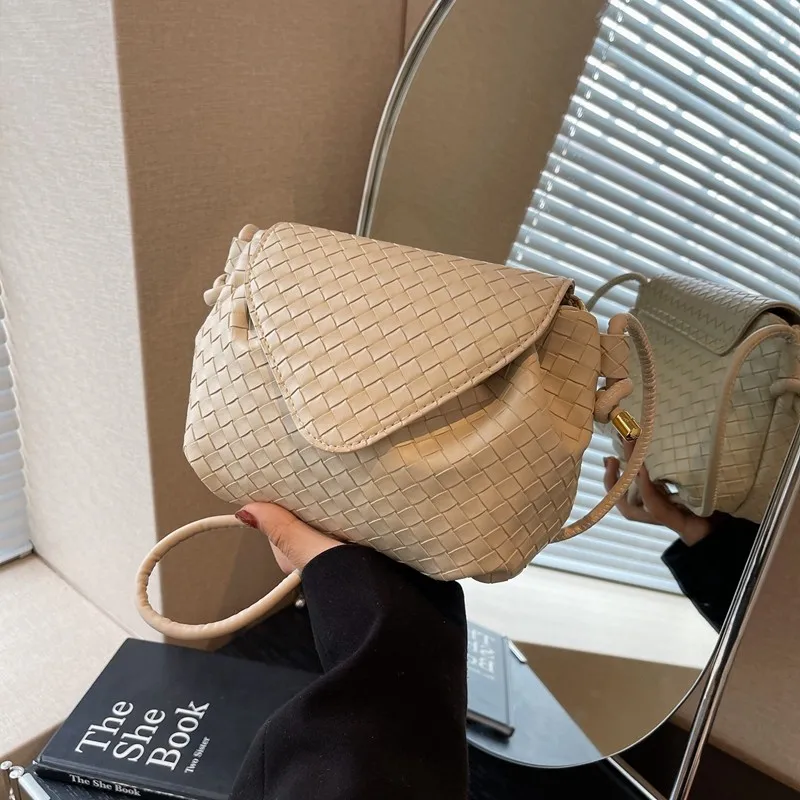 

New Korean Version Of Small Summer Female Simple Shoulder Cross-Body Bag Niche Design Light Luxury Woven Mini Cloud Bag M624