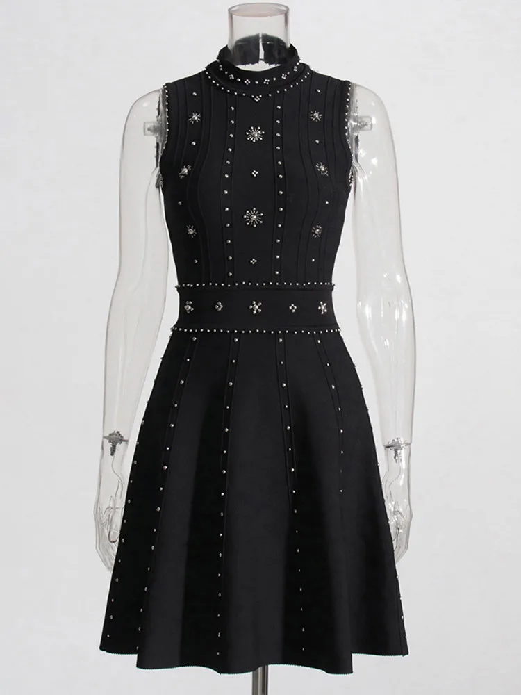 Женское платье с вышивкой TWOTWINSTYLE Летнее мини-платье круглым вырезом и высокой