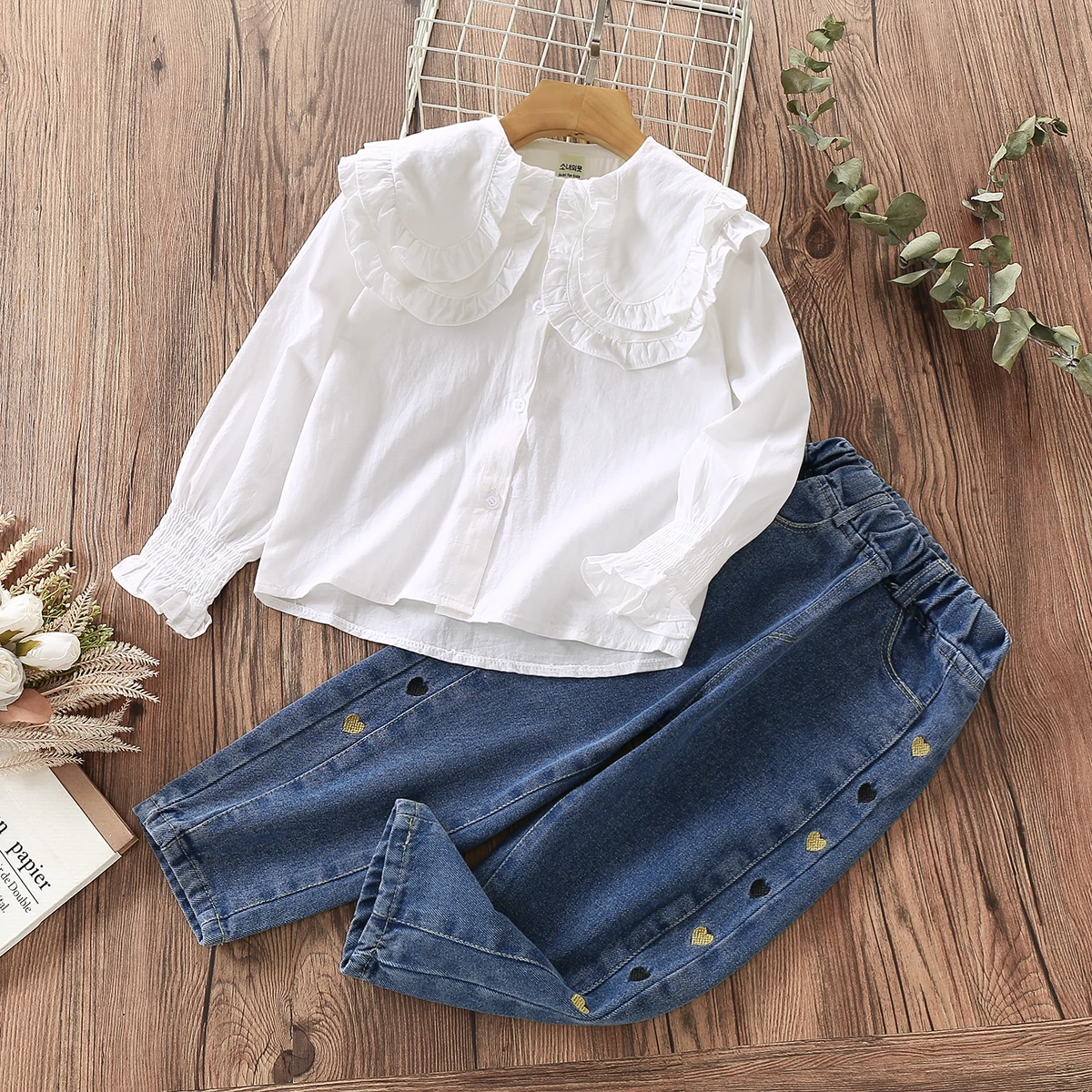 

Детский костюм из блузки и джинсов, с длинным рукавом