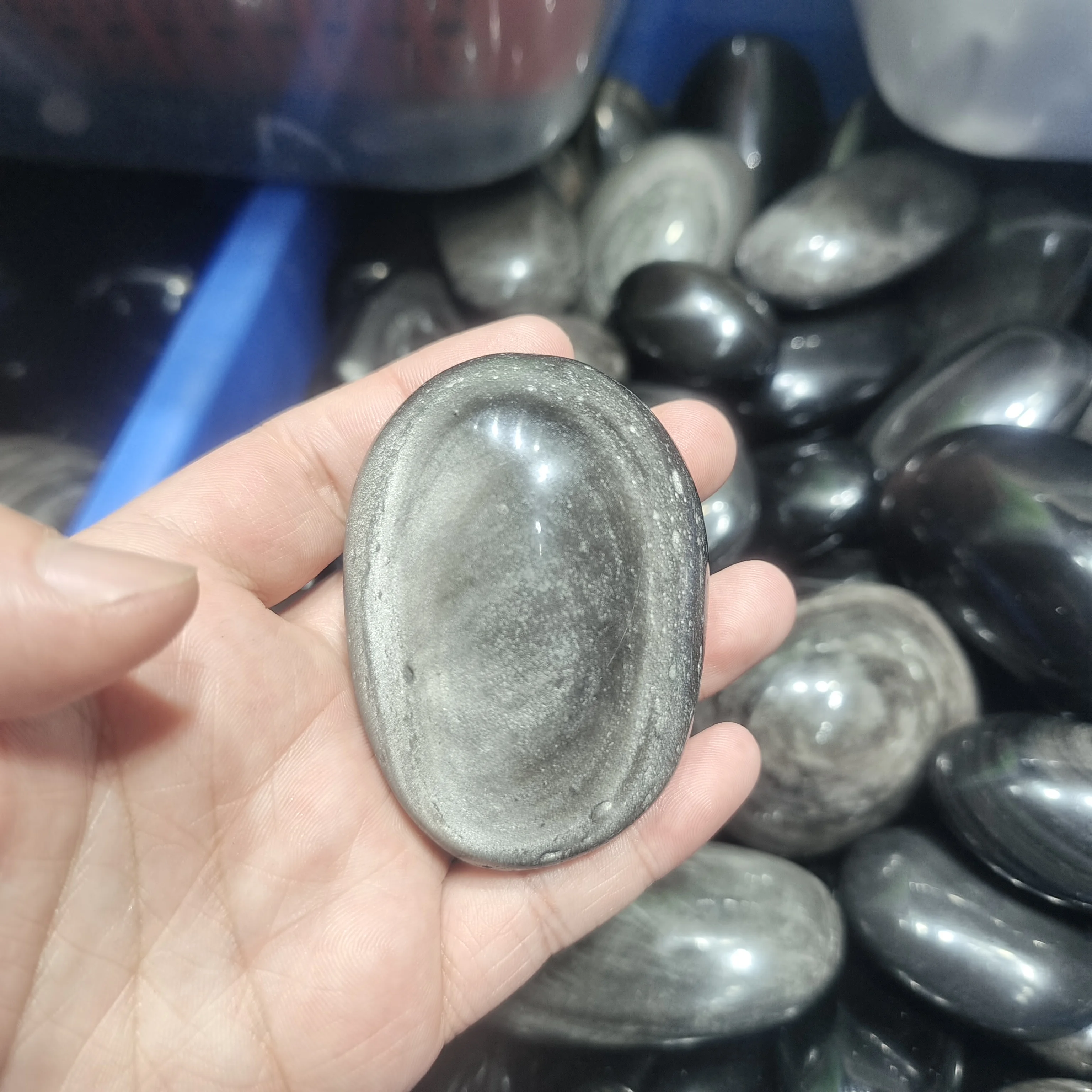 

Natural stone Silver light obsidian Palm stone Beautiful gem Wizard chakra Spiritual Energy Meditation Reiki healing crystal hom