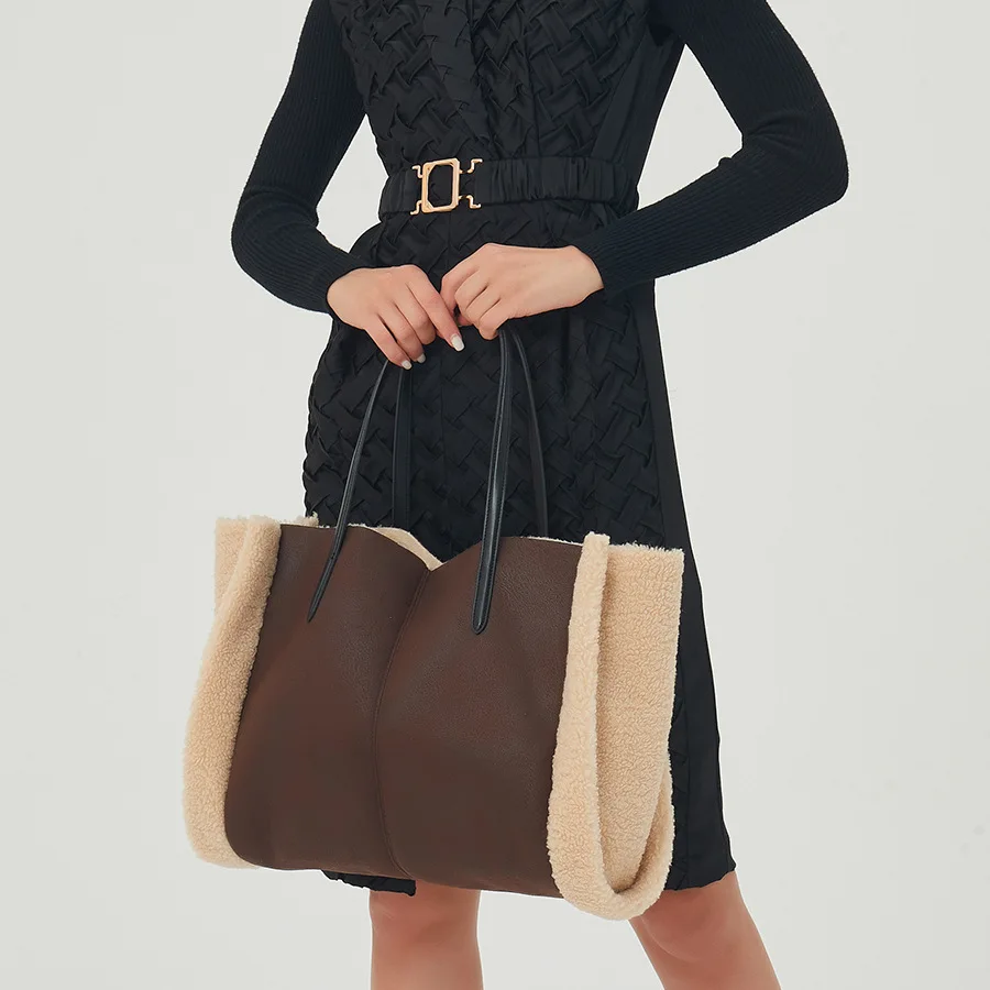 

Chicaca Overlarge Tote Bag Luxury Faux Fur Women Handbags Designer Lady Hand Bags Fluffy Soft Plush Shopper Bag Warm Winter 2022