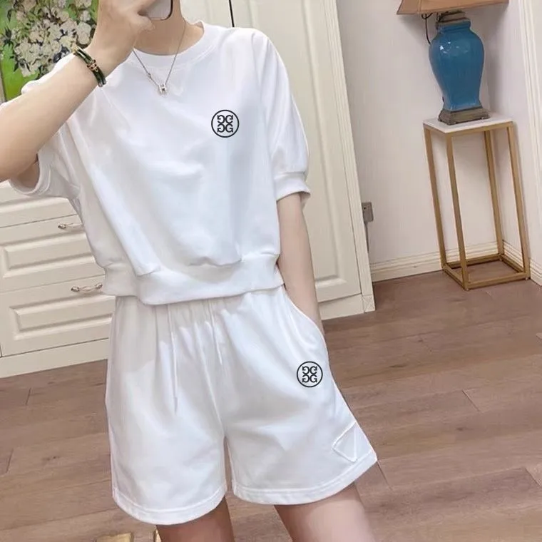 Golf Embroidered Clothing 2023 New Summer Golf Women's Embroidered Logo Suit T shirt And Shorts 2 piece Set