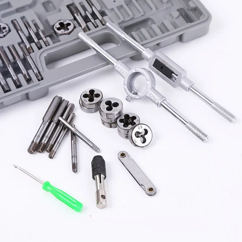 Набор метрических ручных метчиков и штампов M3-M12 40 шт