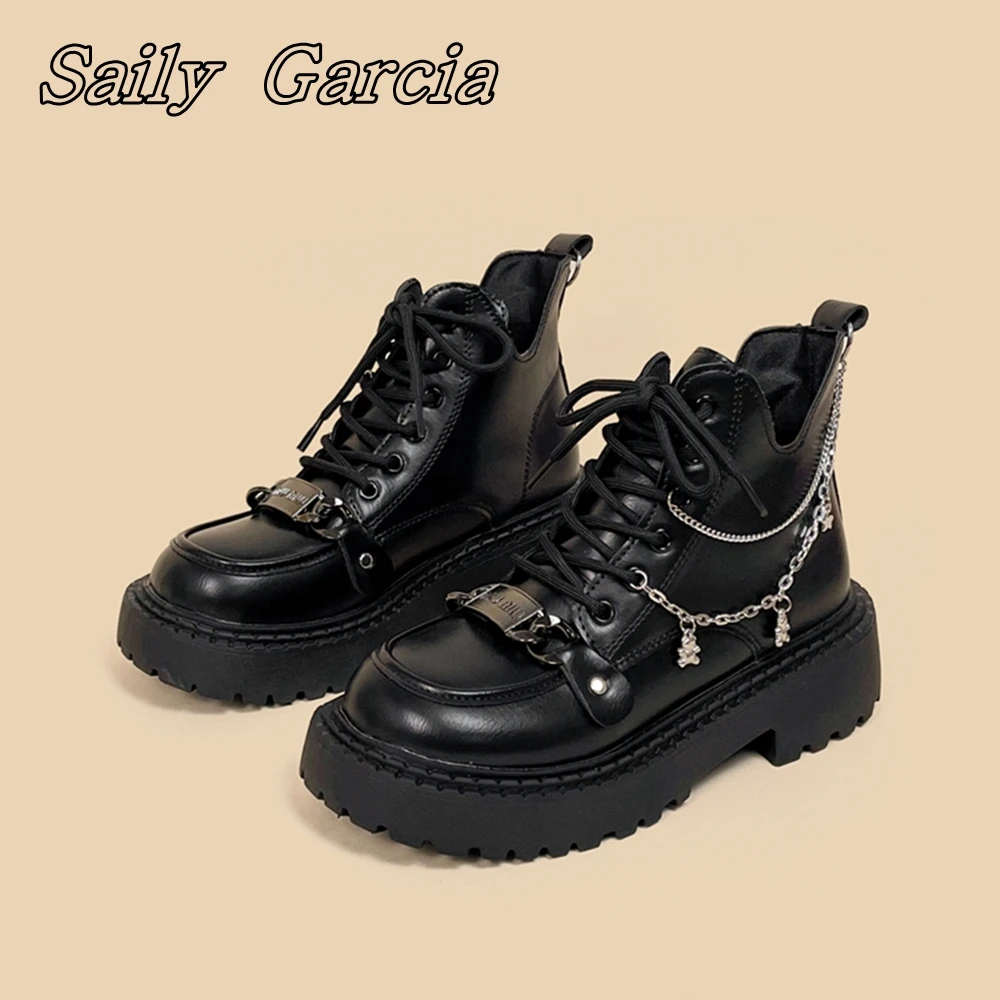 Ботинки до середины икры с круглым носком в металлическом стиле