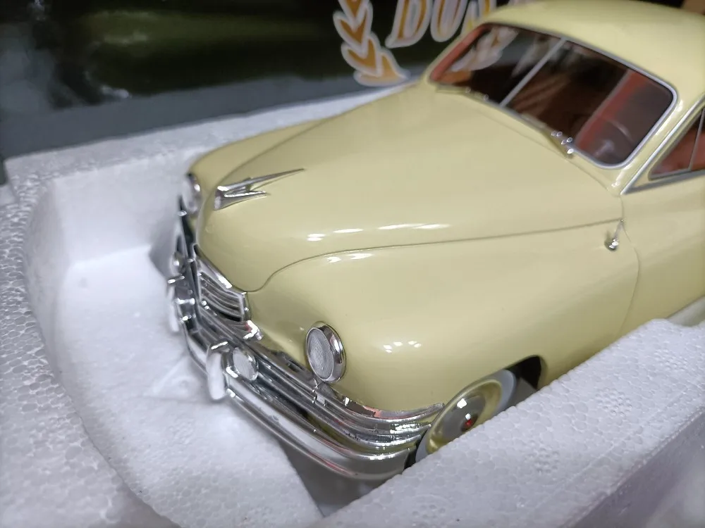 

Bos 1:18 For Packard DeLuxe Club Sedan Classic Cars Limited Edition Resin Metal Static Car Model Toy Gift