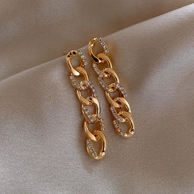 

2022 New Metal Geometric Chain Modelling Fashion Drop Earrings Long Contracted Temperament Sweet Crystal Women Earrings Trend