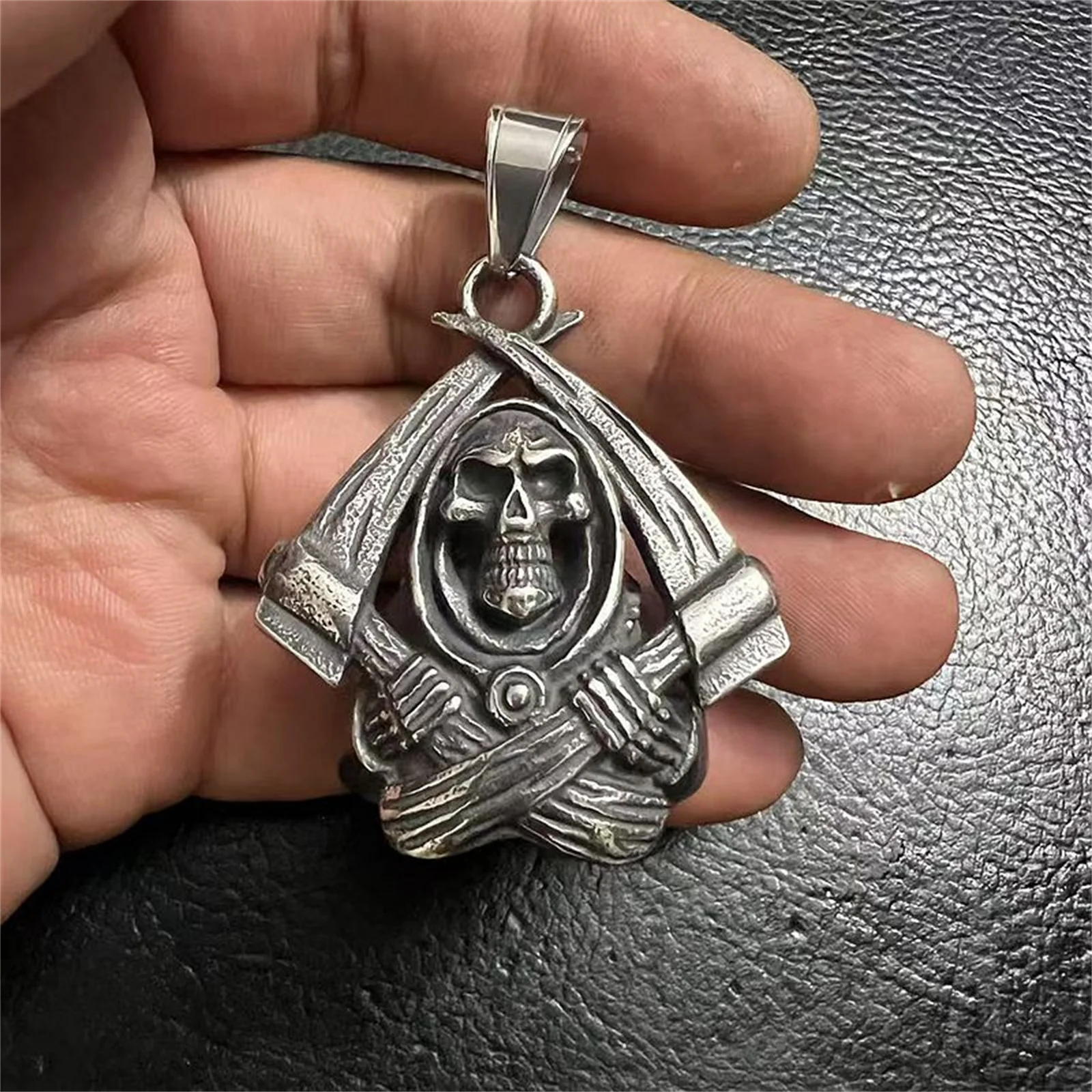Ожерелье с подвеской Santa Muerte Bell из нержавеющей стали, Богоматери Святой Смерти, двойные стратсы, мексиканский мрачный жнец, ювелирные изделия с черепом (art.: 3920cd2da70d1) - 3920cd2da70d1