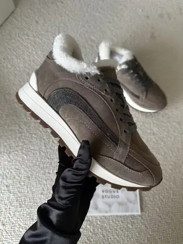 Повседневные зимние кроссовки из натуральной кожи с подкладкой из овечьей овчины.