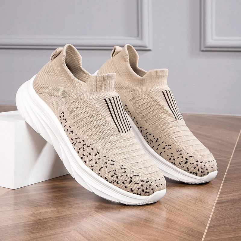 

Женская спортивная обувь, модная новинка, дышащая женская обувь для бега, подходит к цвету, на толстой подошве, повседневная женская обувь на платформе