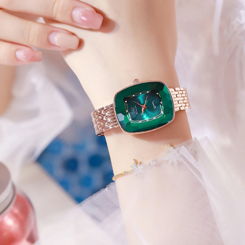 WIILAA Luxury Top Brand Watches Women Fashion Green Gem Waterproof Quartz Wrist Watch Ladies Quartz Clock Gifts Reloj Mujer