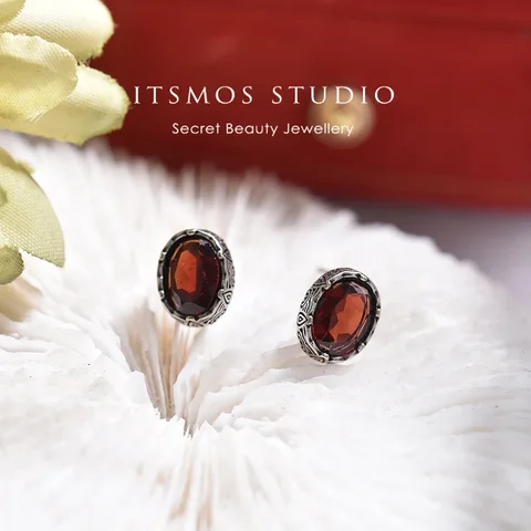 Серьги-гвоздики ITSMOS из граната