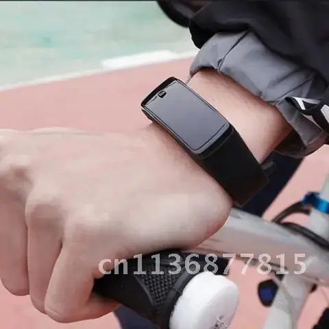 Модные детские светодиодные цифровые наручные часы с силиконовым гелем Лидер