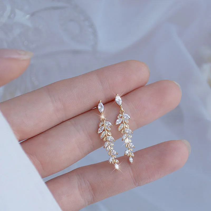 

CHAIRYEE AAA Zircon 14k Gold Plated Leaf Design Exquisite Dangle Earrings Charm for Women Trendy Delicate Ear Stud Wedding Gifts