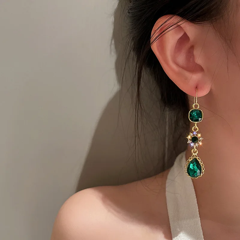 ELF Drop Earrings for Women Simple Design Vintage Green Water-drop Hoop Ear Jewelry Banquets Weddings Accessory 2023 Trending