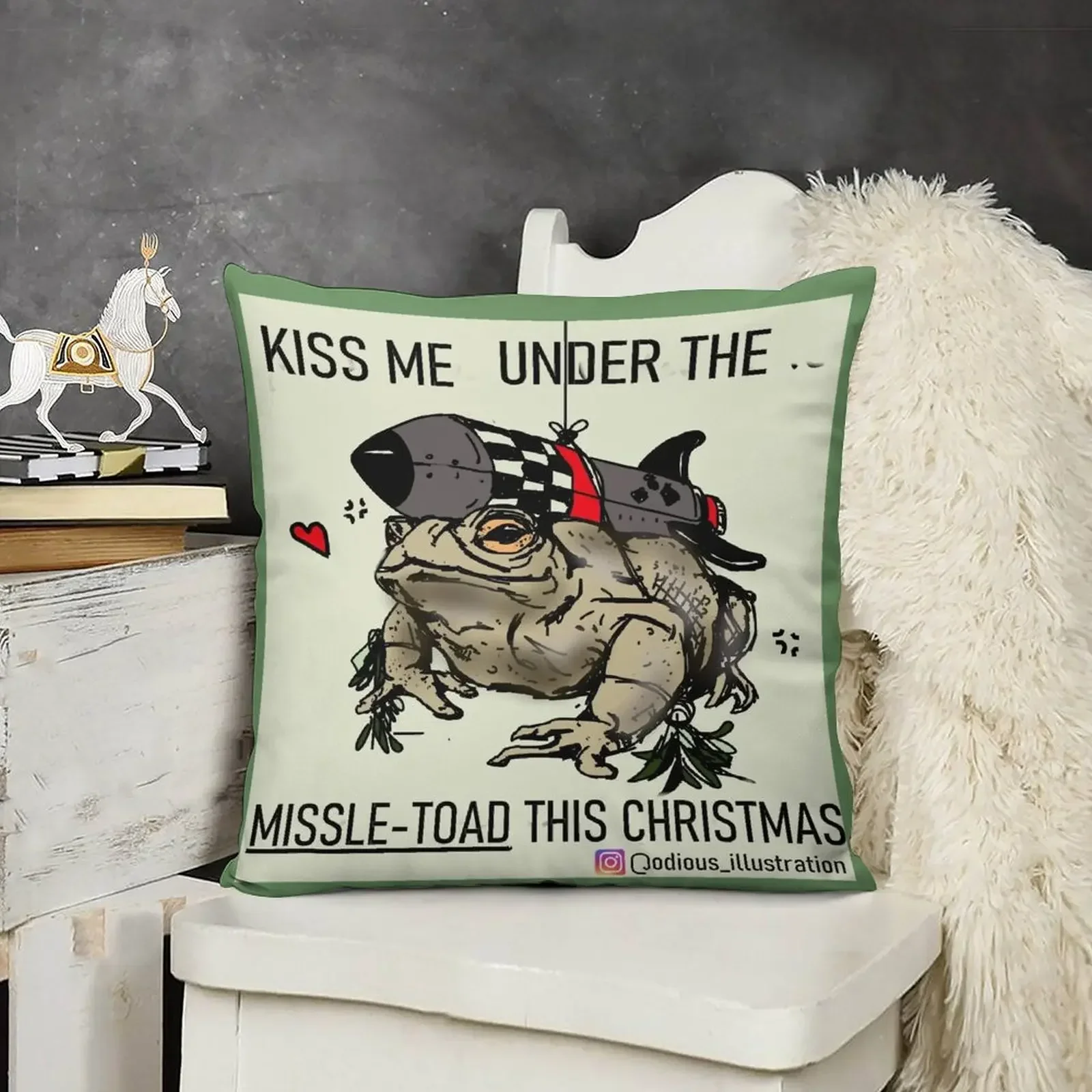 Фото Поцелуй меня под Missle-Toad, эта рождественская подушка, новогодняя декоративная подушка, подушка №3