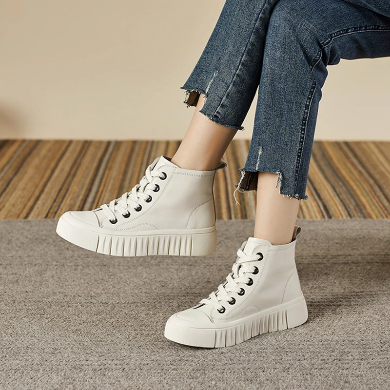 Женские высокие кроссовки натуральная кожа толстая подошва черные белые на