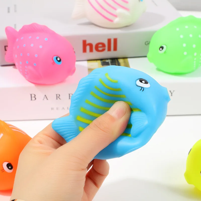 1Pcs HOT Lovely Baby Bath Toys Water Spraying Squeeze Sounding Toys Kids Float Water Tub Rubber Bathroom Play Animals