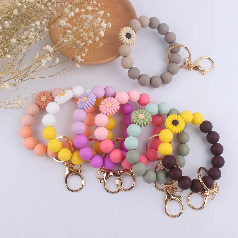 

Ladies Elastic Daisy Silicone Beaded Bracelet For Women Cute Modern Car Keyring Holder Wristlet Bangle Keychains Gift For Her