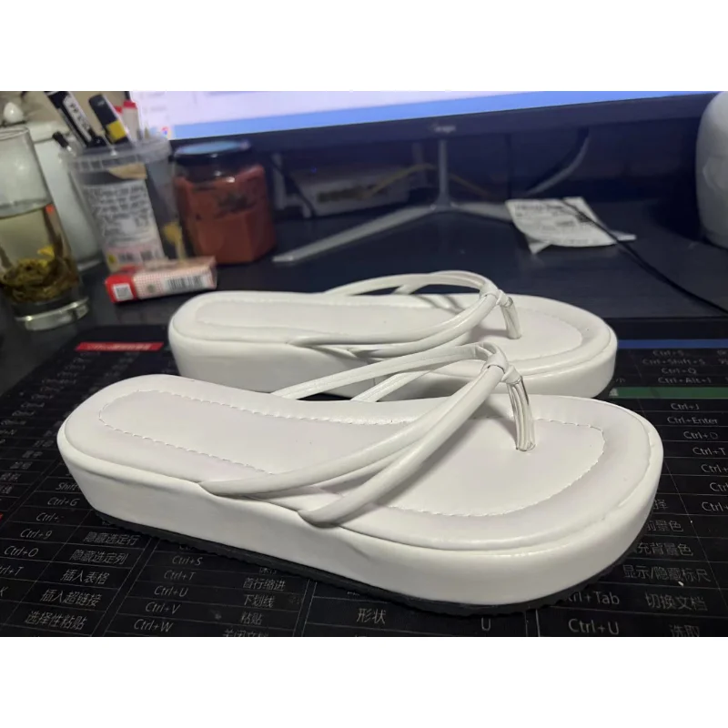 2023 Summer Bright Color Super Soft Bottom Beach Shoe for Holiday Women Flat and Women's Slippers