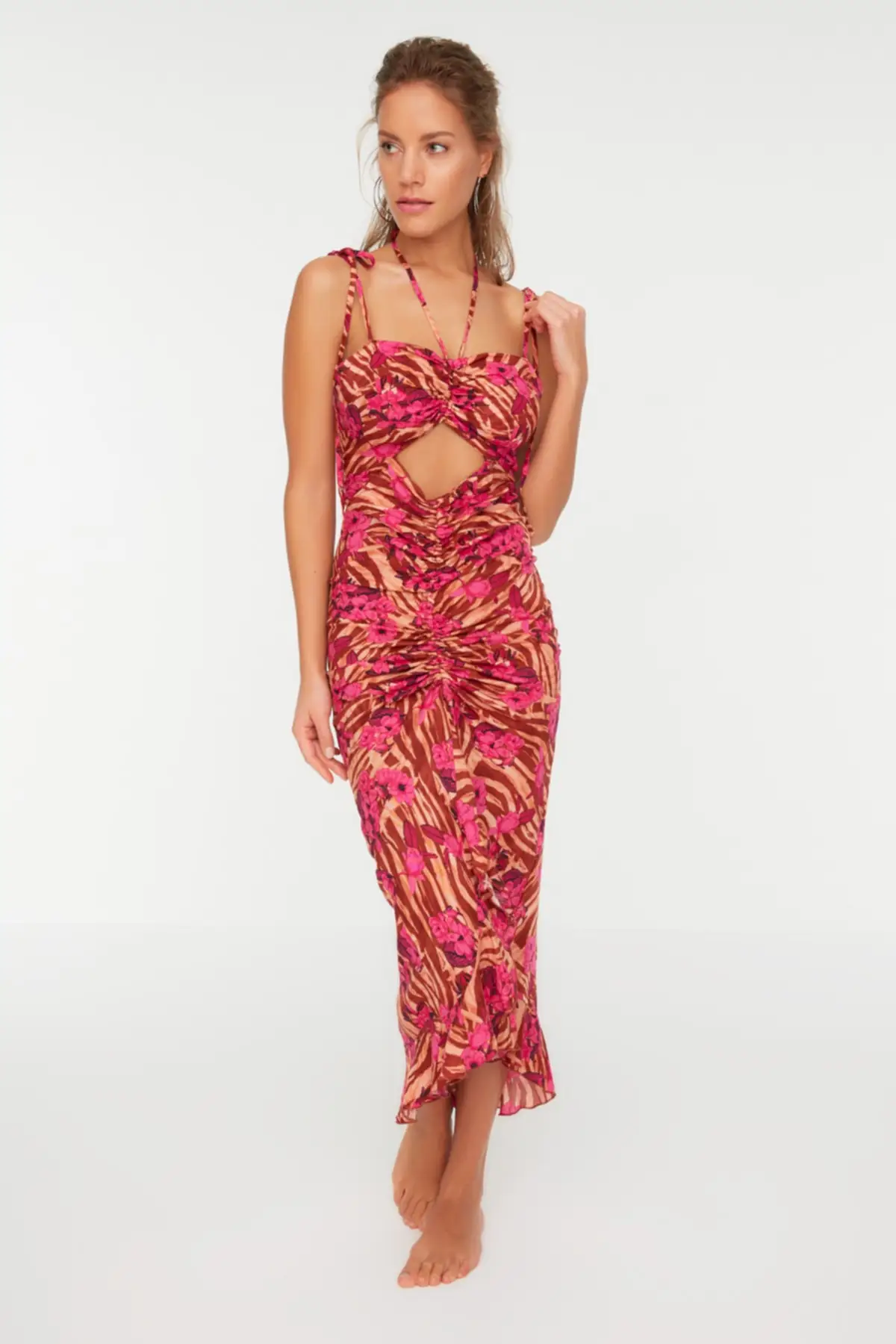 

Коричневое рельефное пляжное платье Shir с изображением цветов