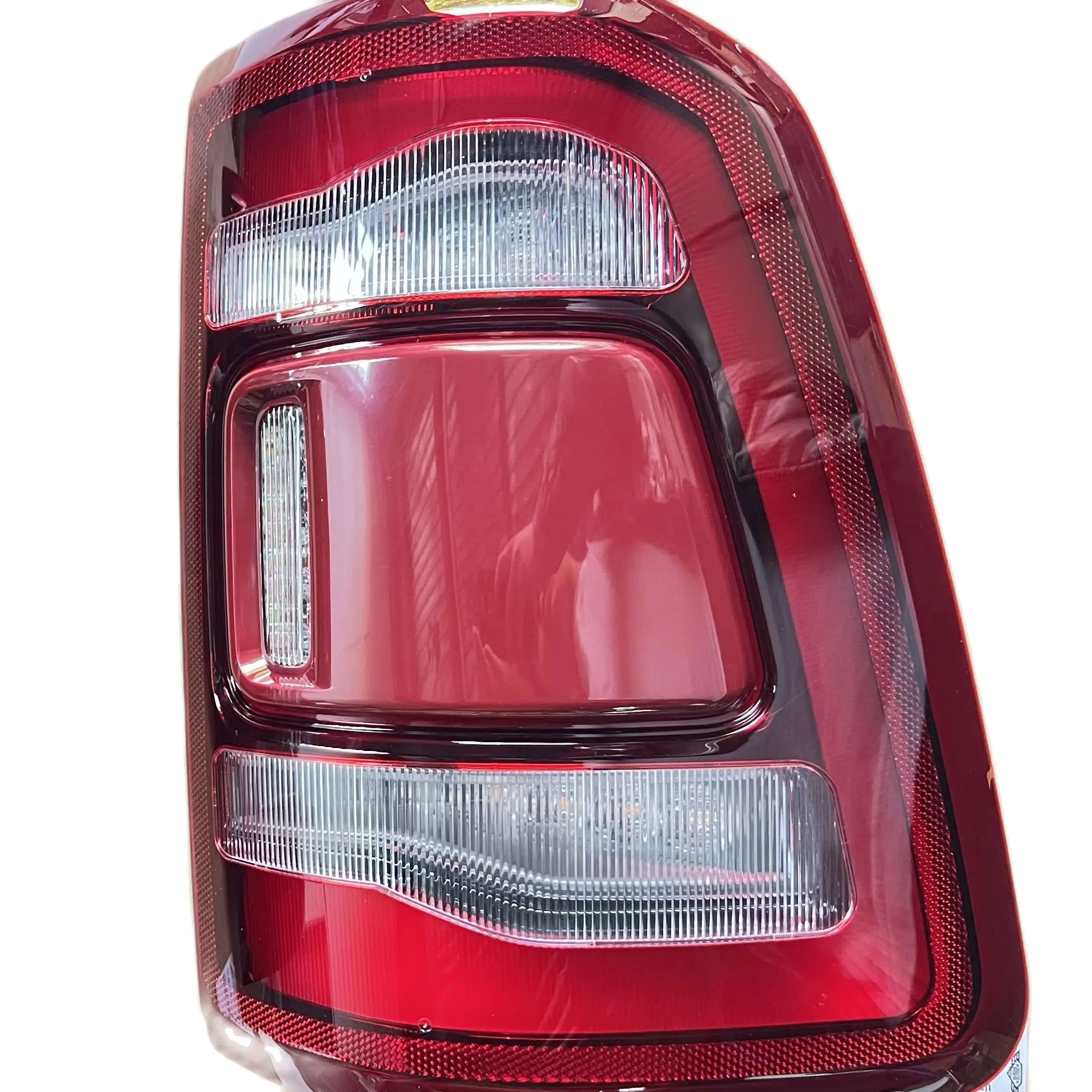 68262531AE 2019-2022 красный задний фонарь с потайными точками без модульной точки для