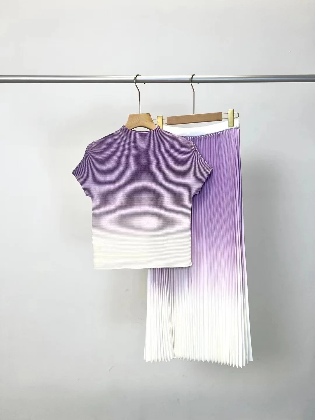 Женская плиссированная юбка с градиентом и облегающий плиссированный топ