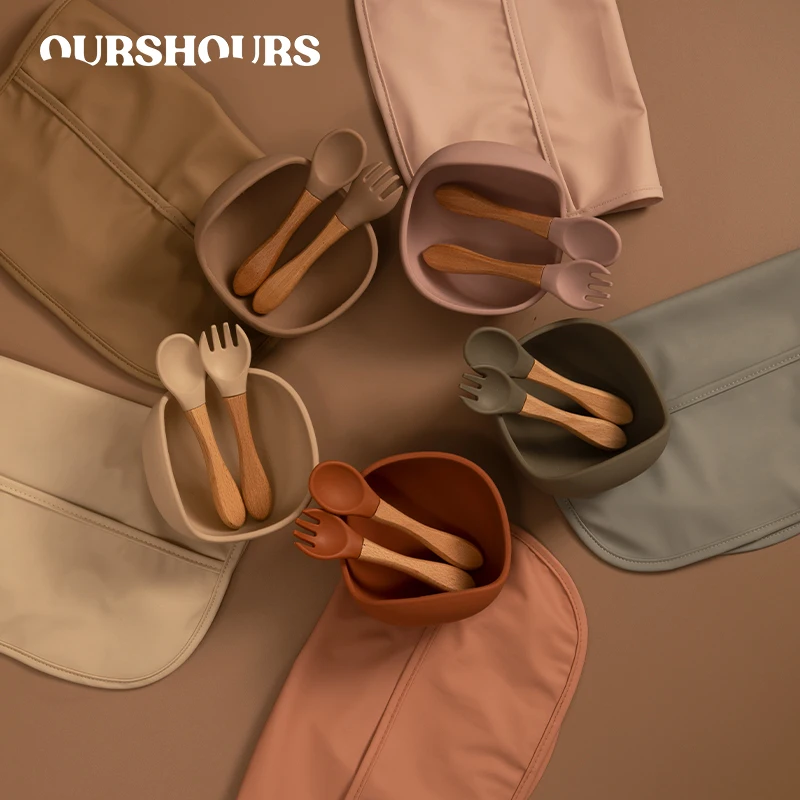 

4 шт./компл. набор детской посуды, водонепроницаемые нагрудники из пищевого силикона для младенцев, миска, ложка, вилка, Нескользящие Детские...