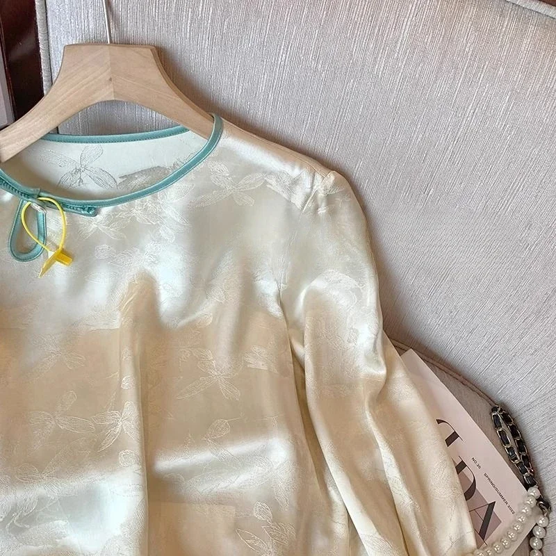 Блузка Женская атласная с круглым вырезом и длинным рукавом